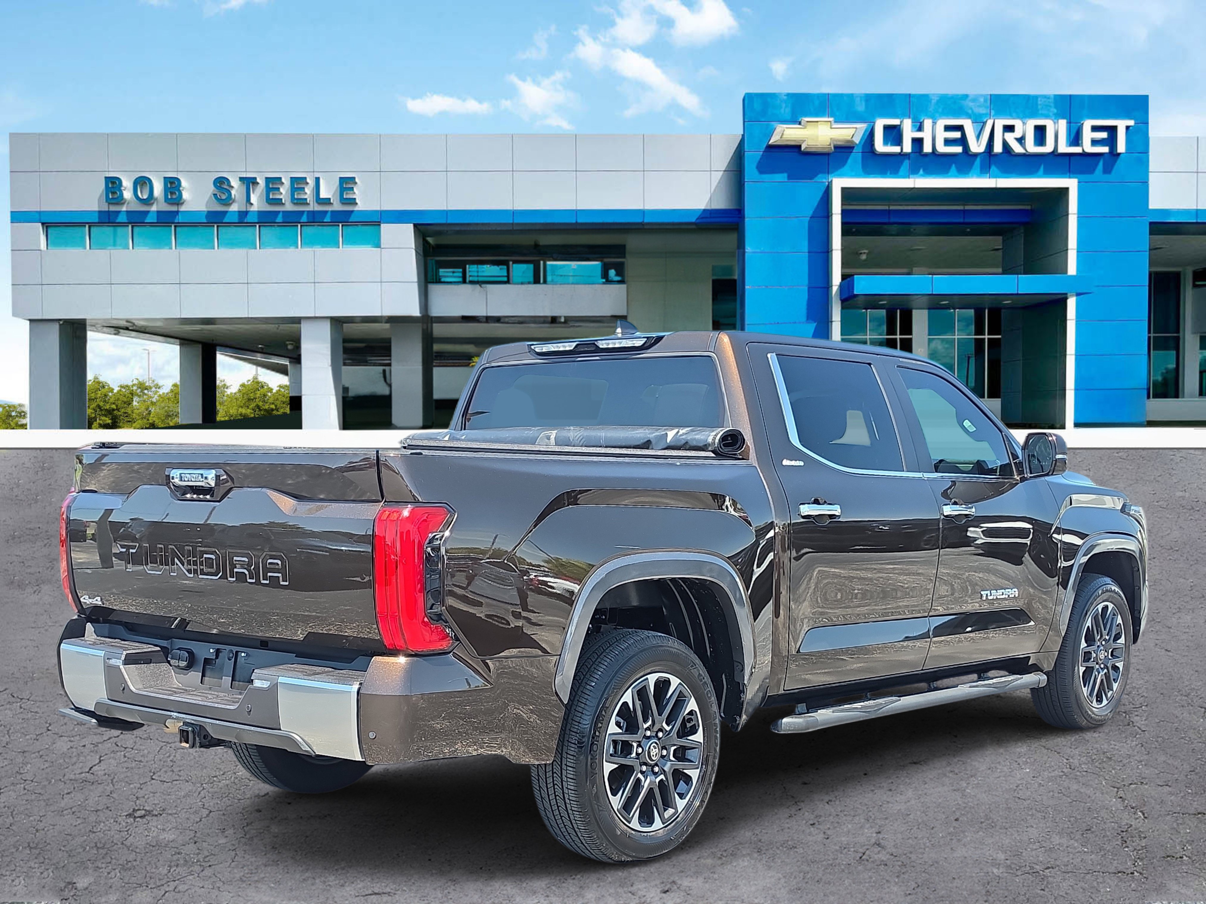 Used 2025 Toyota Tundra Limited AWD/4WD image 4