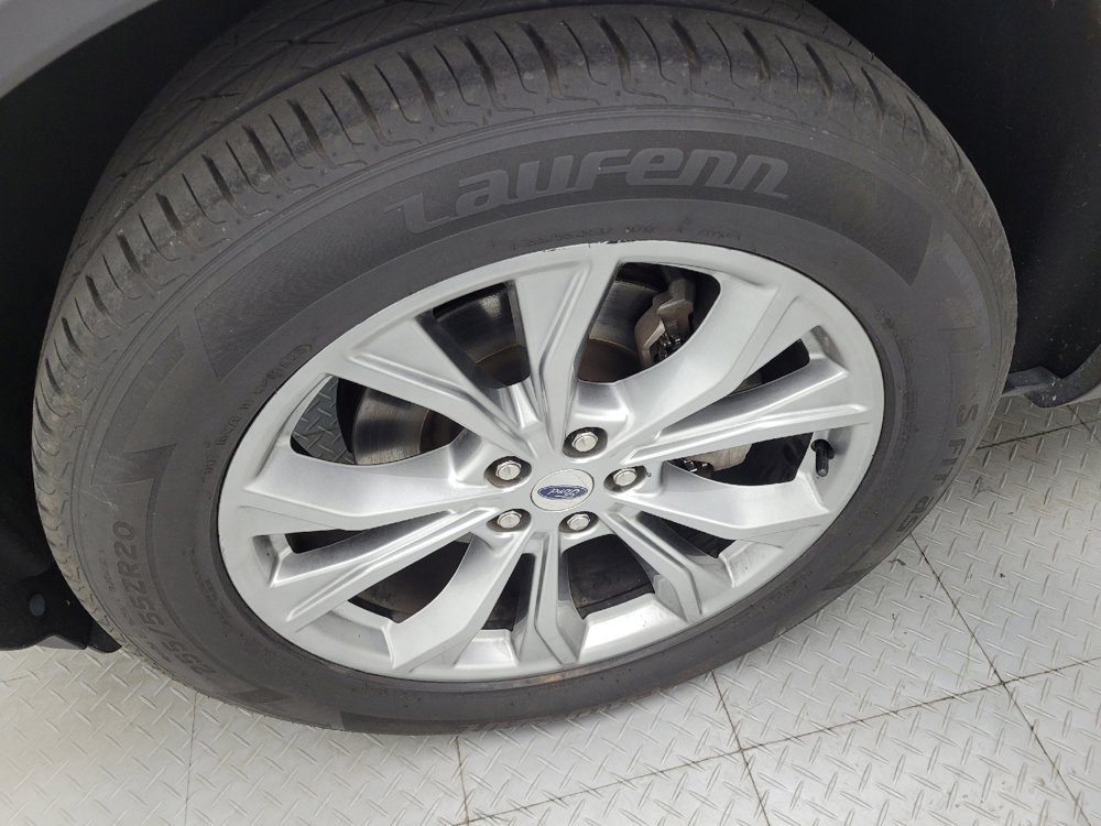 Used 2020 Ford Explorer XLT w/ Equipment Group 202A AWD/4WD image 31