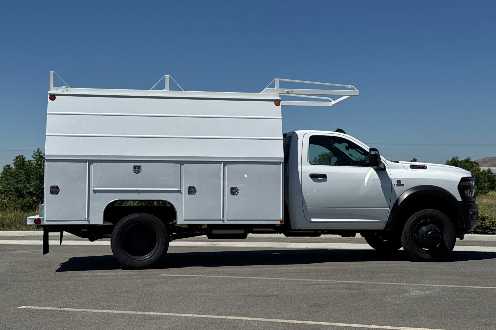 New 2026 RAM 4500 Tradesman AWD/4WD image 3