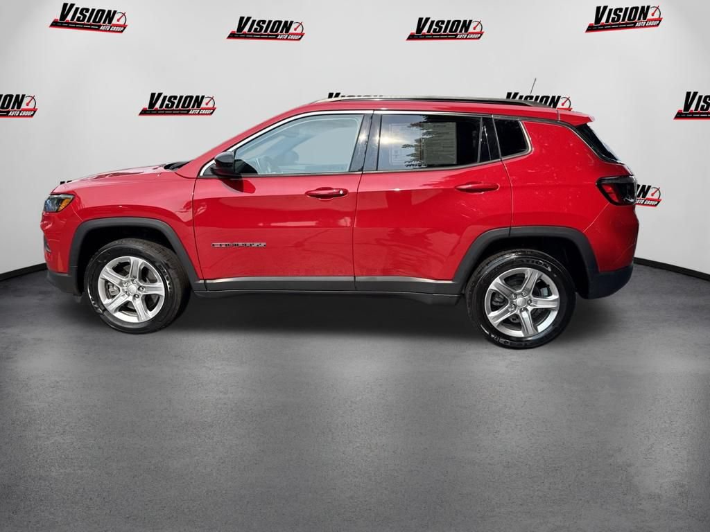 Used 2023 Jeep Compass Latitude w/ Convenience Group AWD/4WD image 8