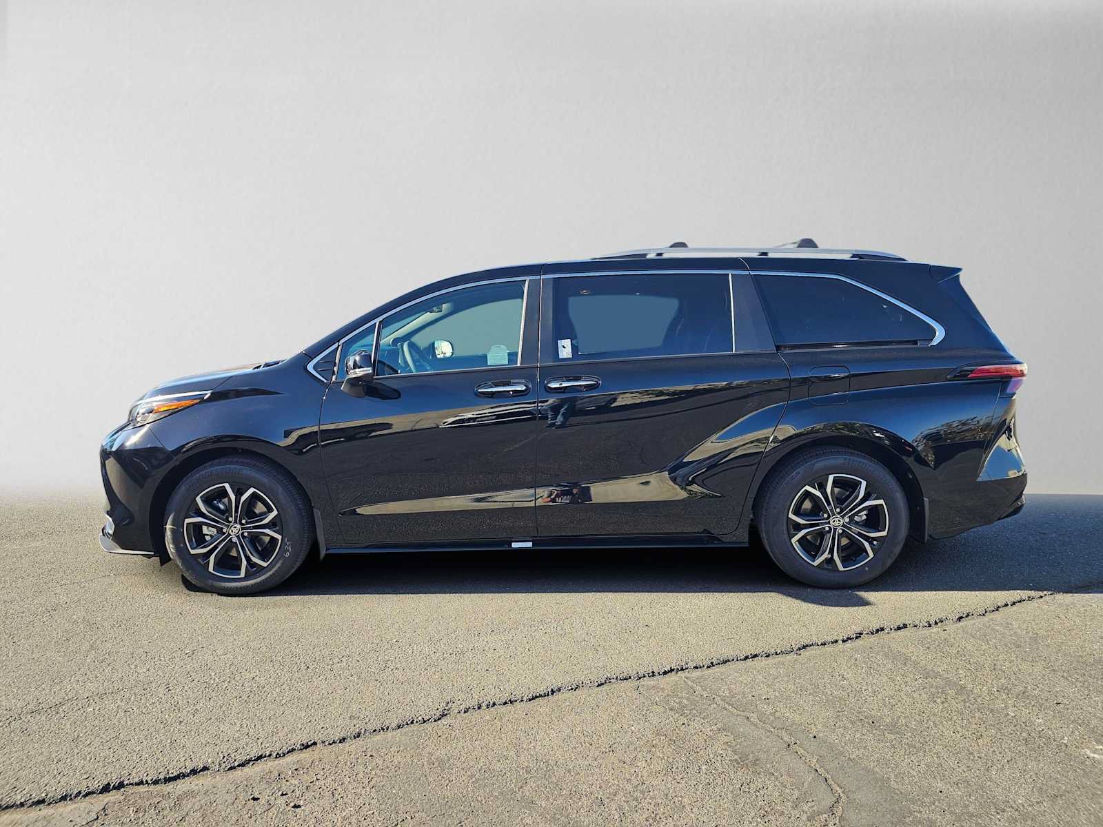 New 2026 Toyota Sienna Platinum AWD/4WD image 6