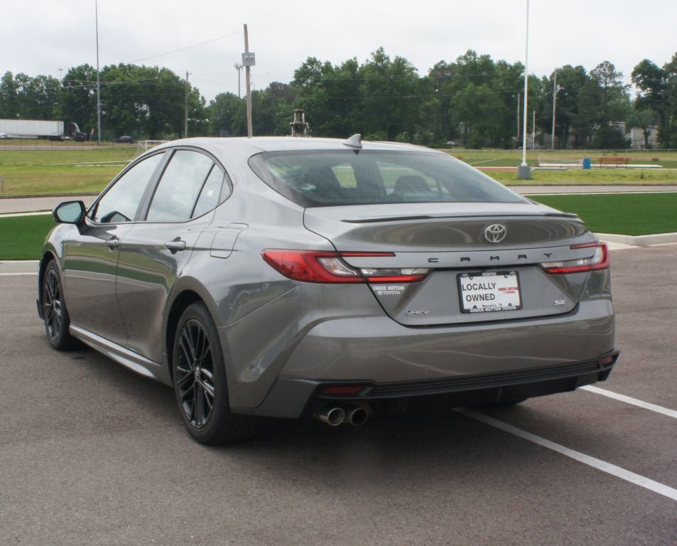 Used 2025 Toyota Camry SE FWD image 15