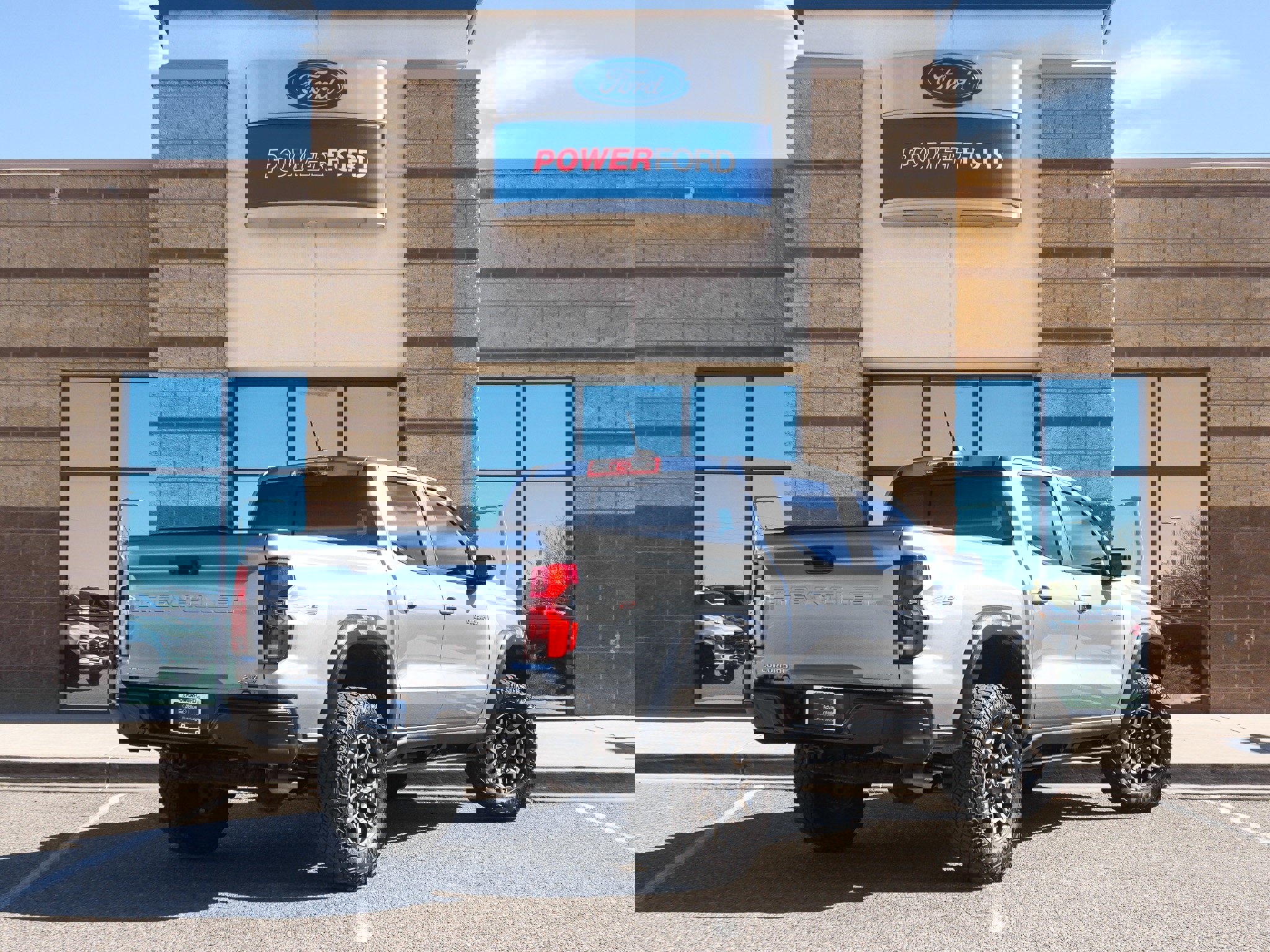 Used 2025 Chevrolet Colorado ZR2 w/ Technology Package image 6