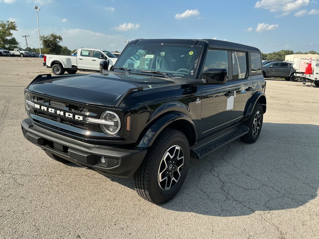 New 2026 Ford Bronco Outer Banks AWD/4WD image 1