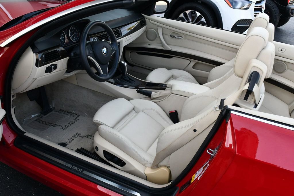 Used 2011 BMW 328i Convertible image 57