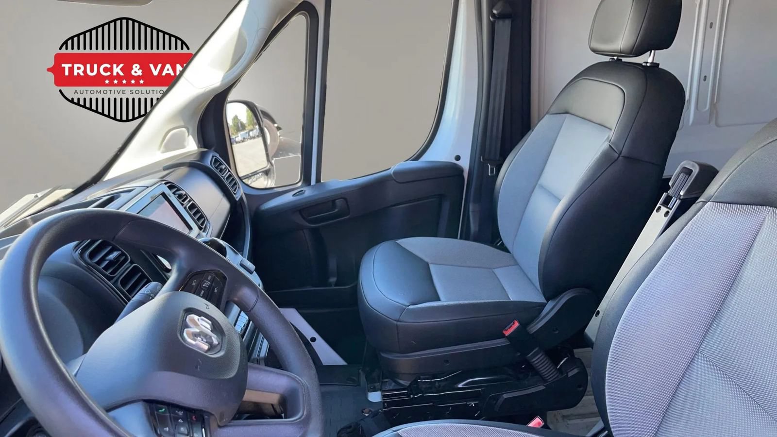 Used 2025 RAM ProMaster 2500 w/ Convenience Group FWD image 26