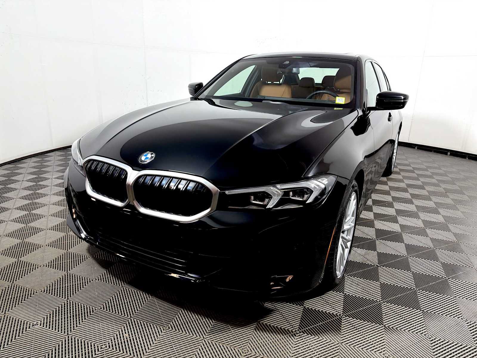 Used 2023 BMW 330i xDrive Sedan w/ Driving Assistance Package AWD/4WD image 3