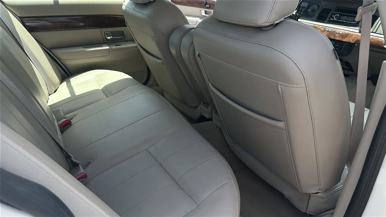 Used 2009 Mercury Grand Marquis LS RWD image 30