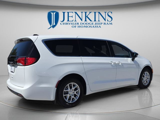 New 2026 Chrysler Voyager LX FWD image 4