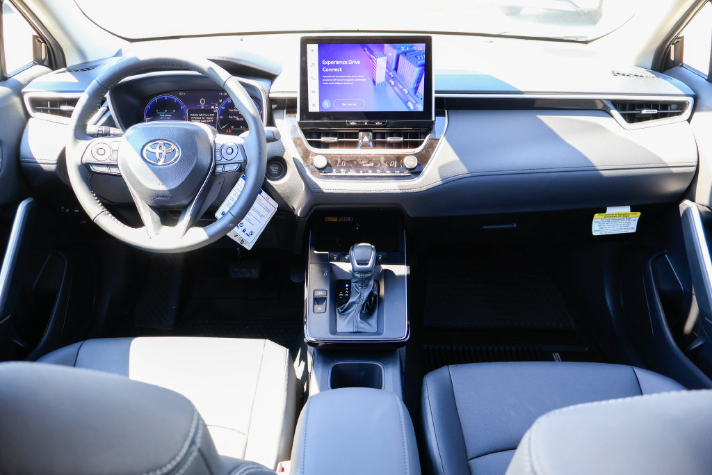 Used 2026 Toyota Corolla Cross XLE w/ Convenience Package AWD/4WD image 8
