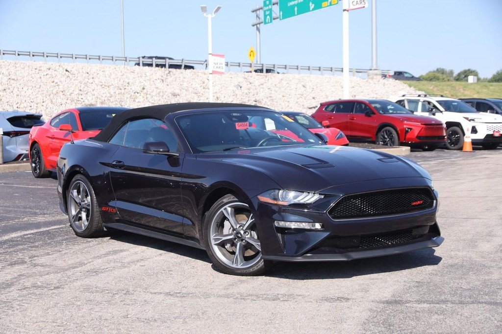 Used 2022 Ford Mustang GT Premium w/ Equipment Group 401A RWD image 2