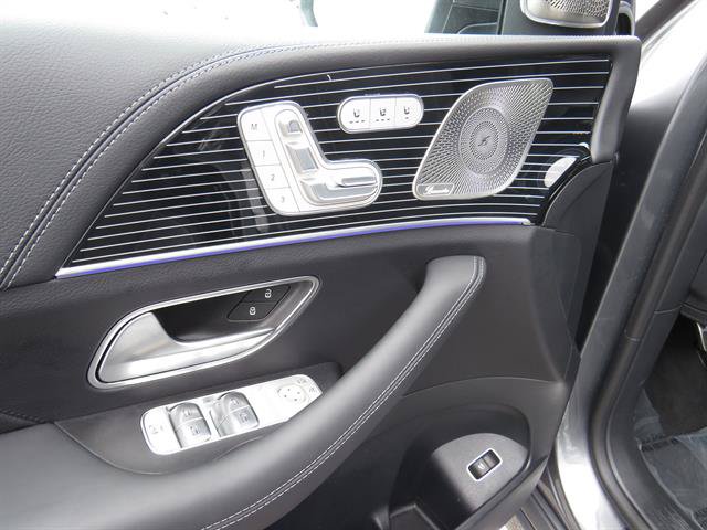 Used 2025 Mercedes-Benz GLS 450 4MATIC image 7