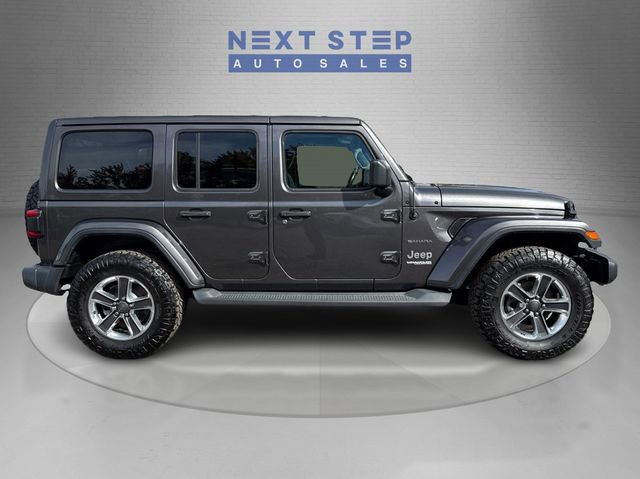 Used 2018 Jeep Wrangler Unlimited Sahara image 9