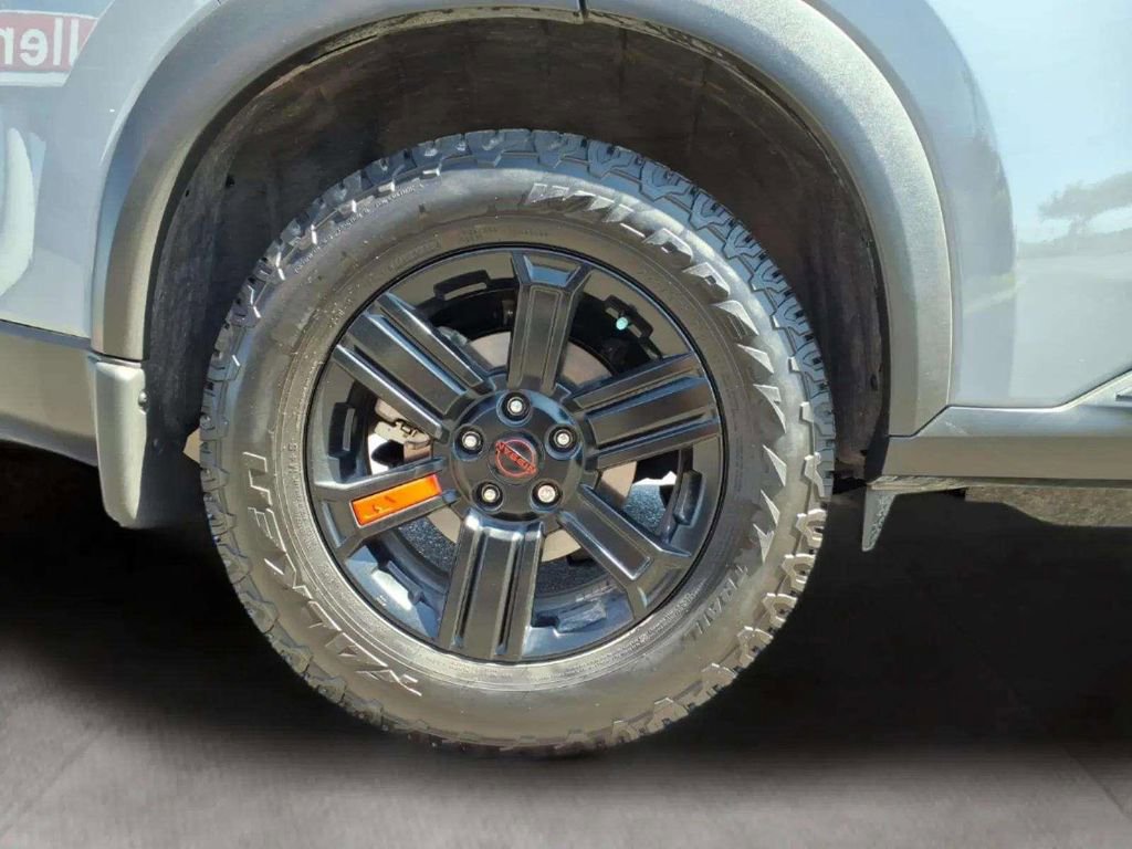 Used 2025 Nissan Rogue SV image 20