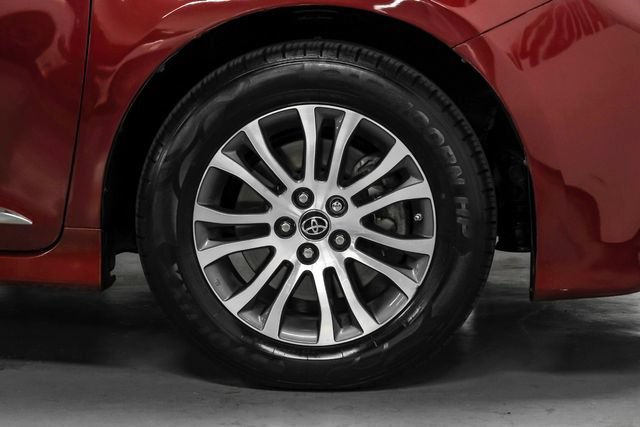 Used 2019 Toyota Sienna XLE Premium FWD image 46