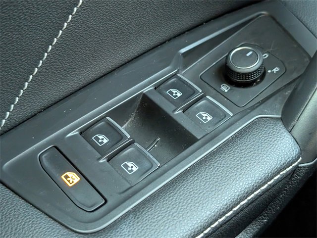 Used 2023 Volkswagen Tiguan SE w/ Panoramic Sunroof Package image 22