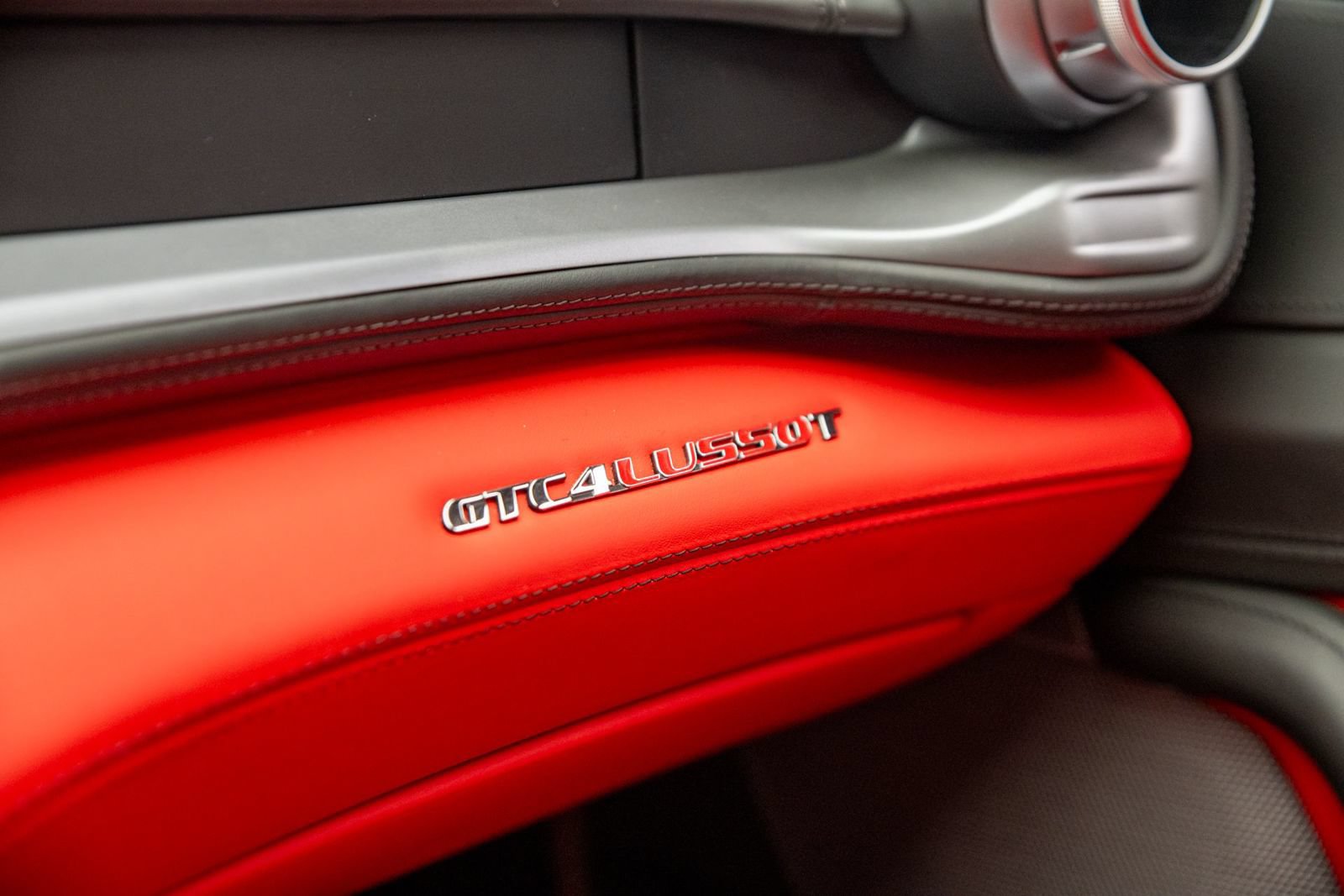 Used 2018 Ferrari GTC4Lusso T RWD image 22