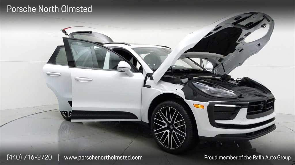 Used 2022 Porsche Macan image 10