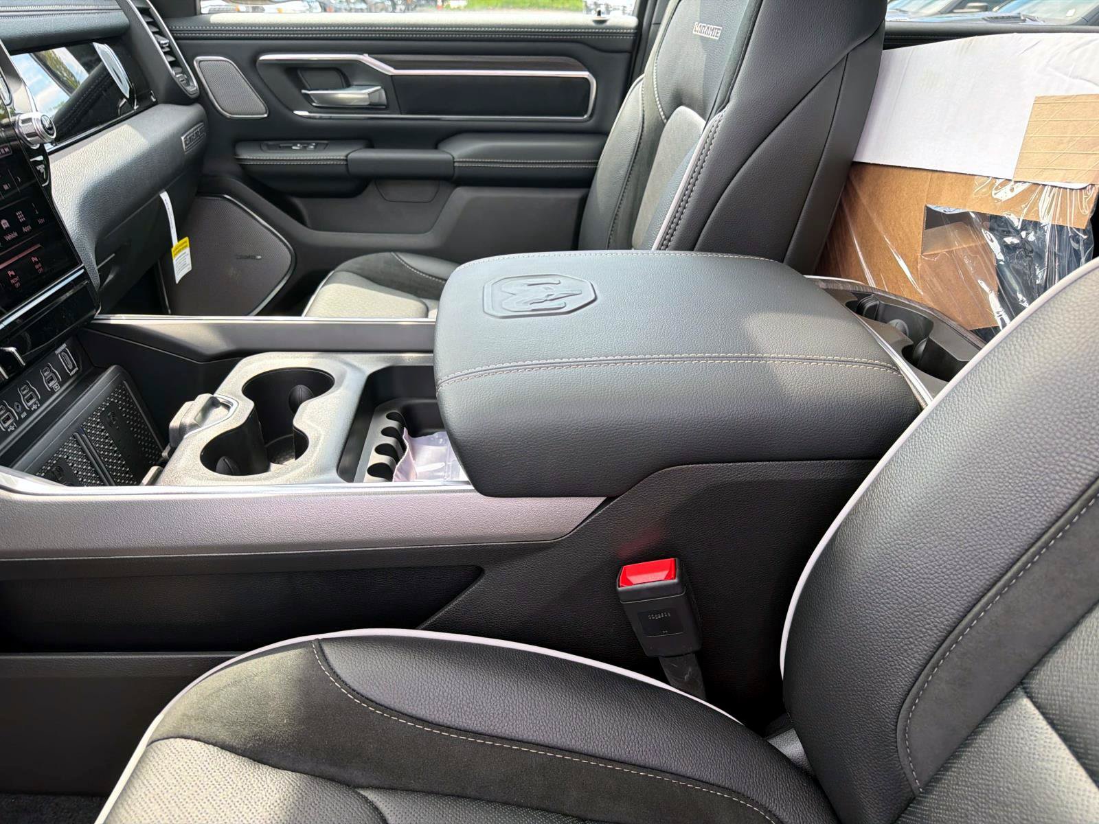 New 2026 RAM 1500 Laramie AWD/4WD image 17