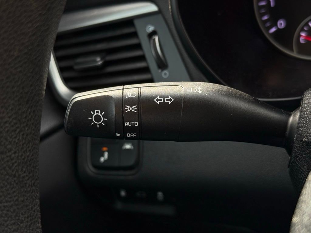 Certified 2020 Kia Optima LX image 18