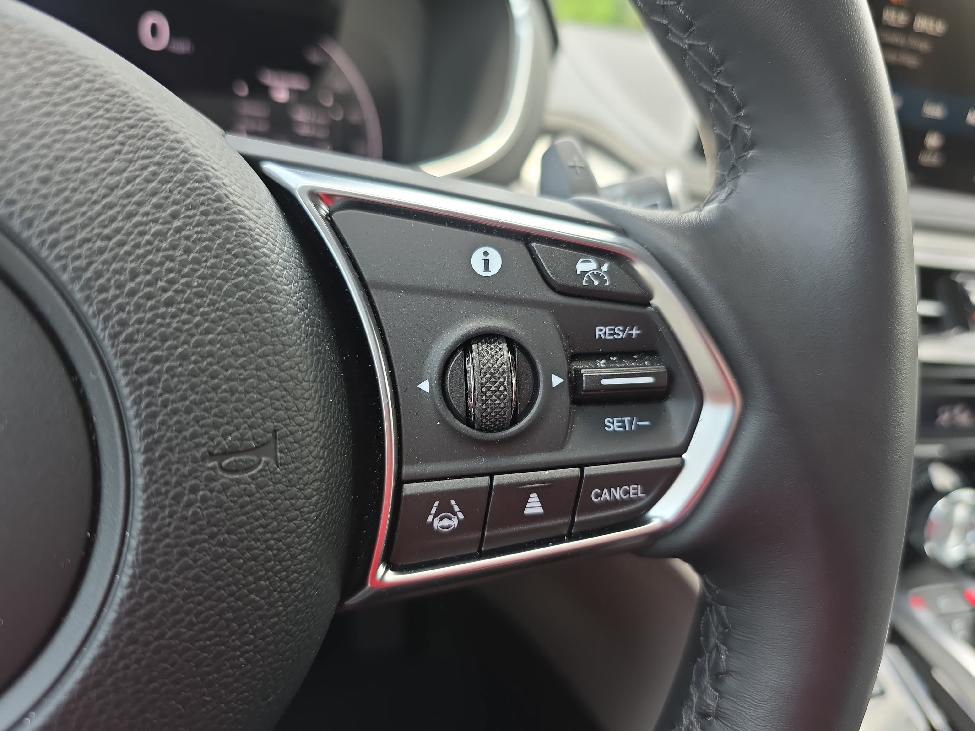 Certified 2025 Acura MDX SH-AWD w/ Technology Package image 19
