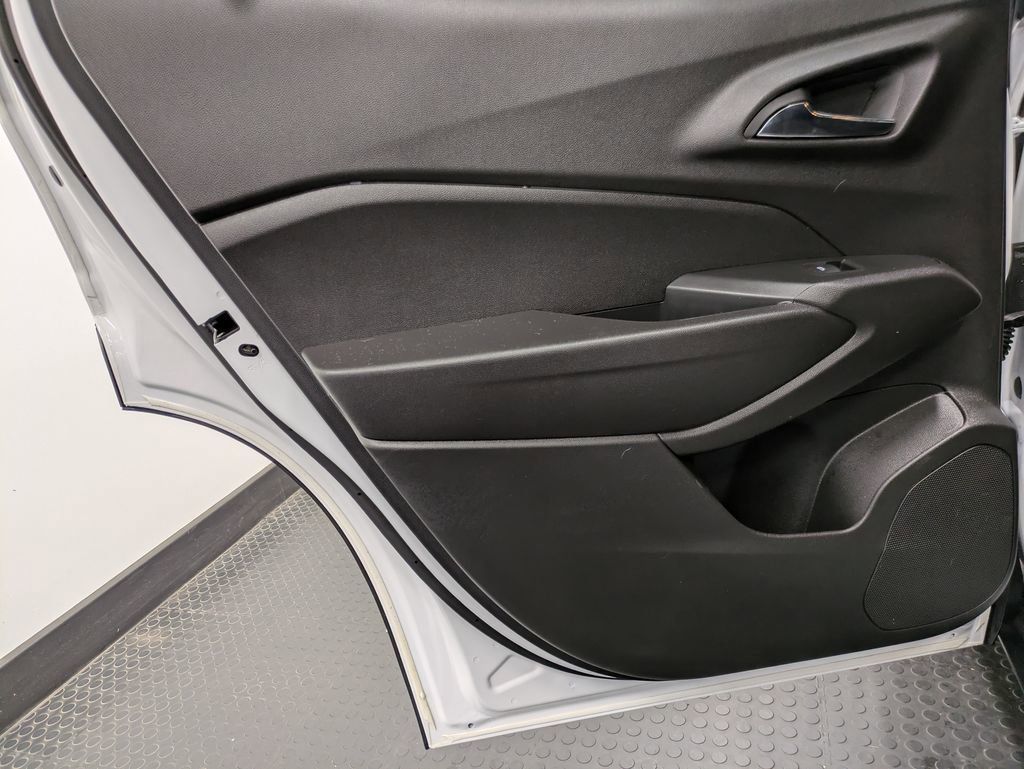 Used 2025 Chevrolet Trax RS w/ Driver Confidence Package image 22