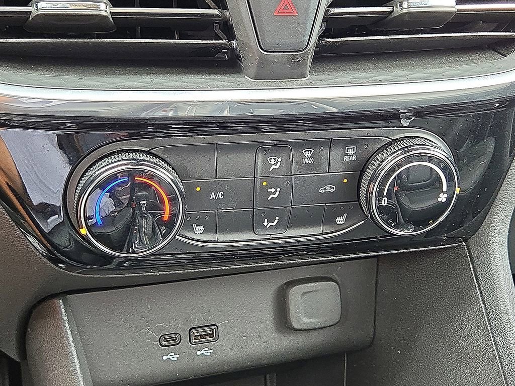 Used 2024 Buick Encore GX Sport Touring w/ Comfort Package FWD image 28
