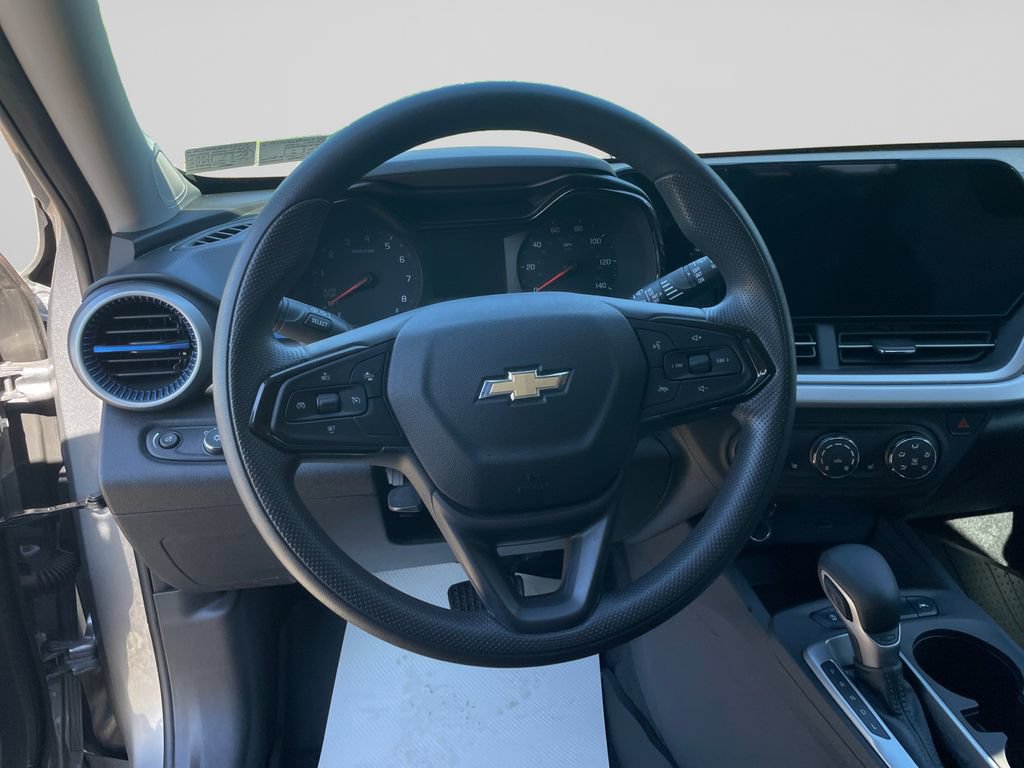 Used 2024 Chevrolet Trax LS w/ LS Convenience Package FWD image 24