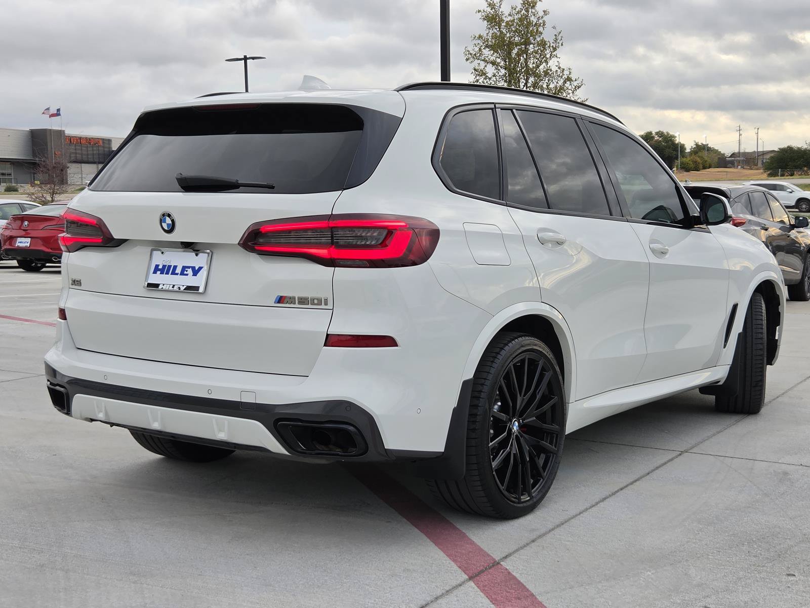 Used 2021 BMW X5 M50i w/ Premium Package AWD/4WD image 5