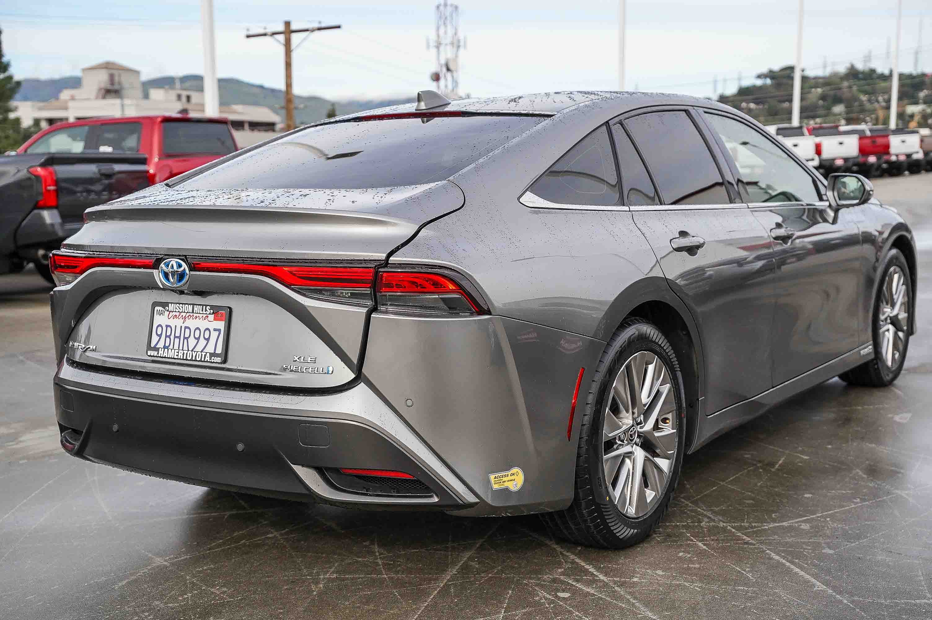 Used 2022 Toyota Mirai XLE image 11