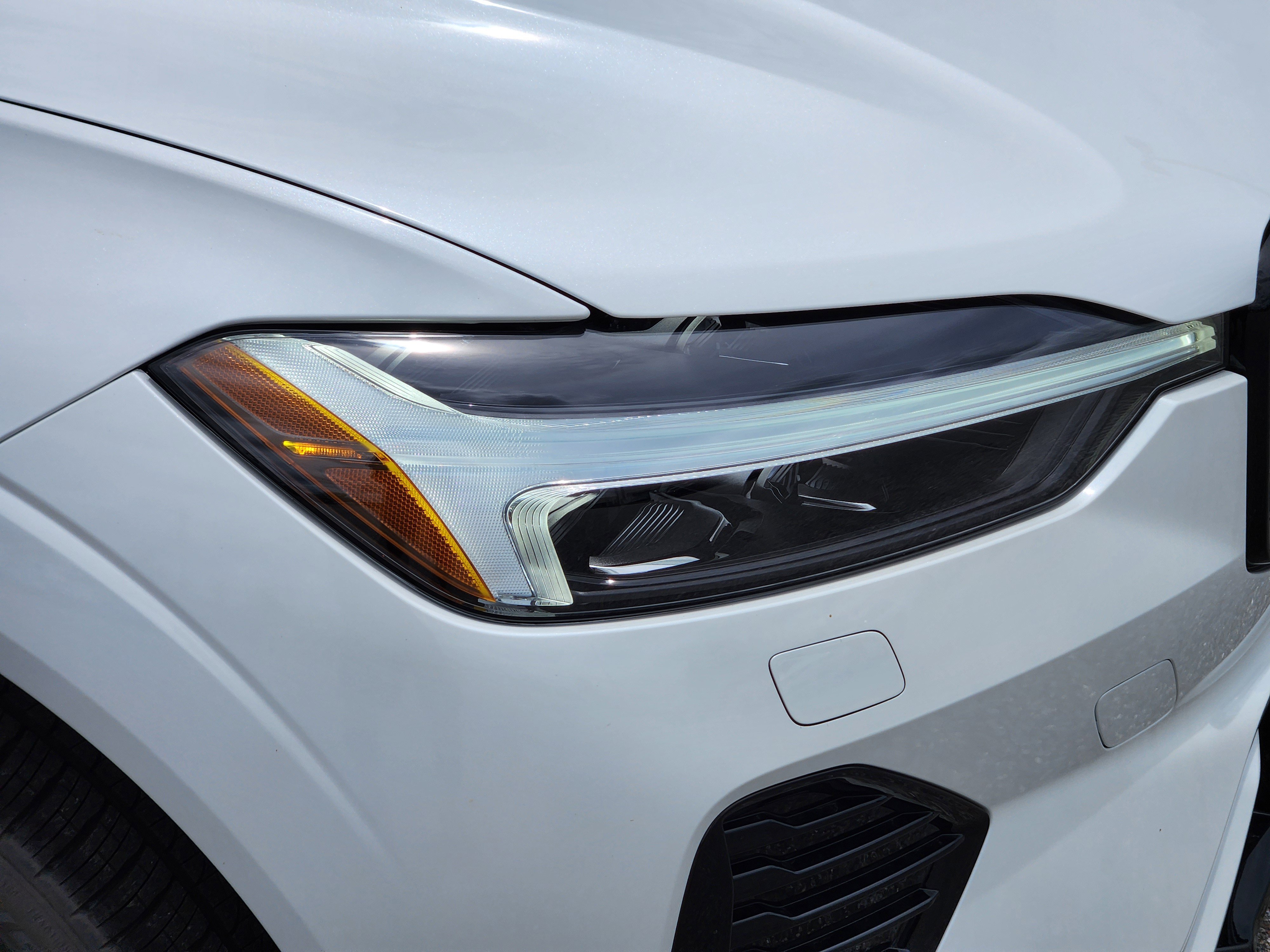 New 2025 Volvo XC60 B5 Plus w/ Protection Package Premier image 9