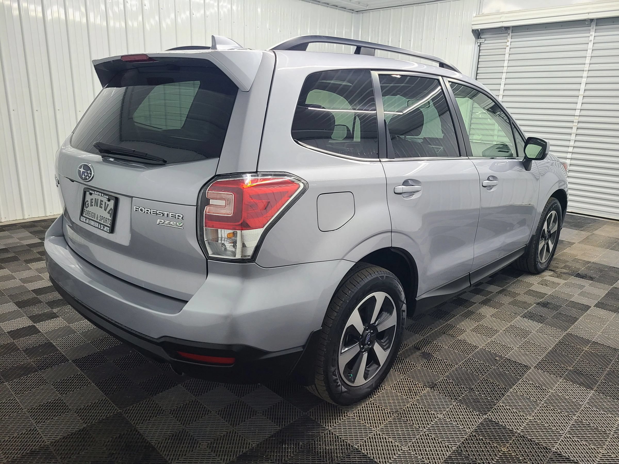 Used 2017 Subaru Forester 2.5i Limited AWD/4WD image 11