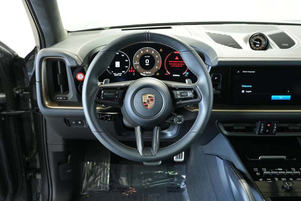 Certified 2025 Porsche Cayenne GTS image 13