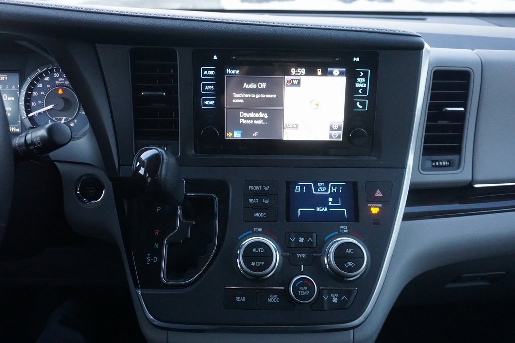 Used 2017 Toyota Sienna XLE image 12