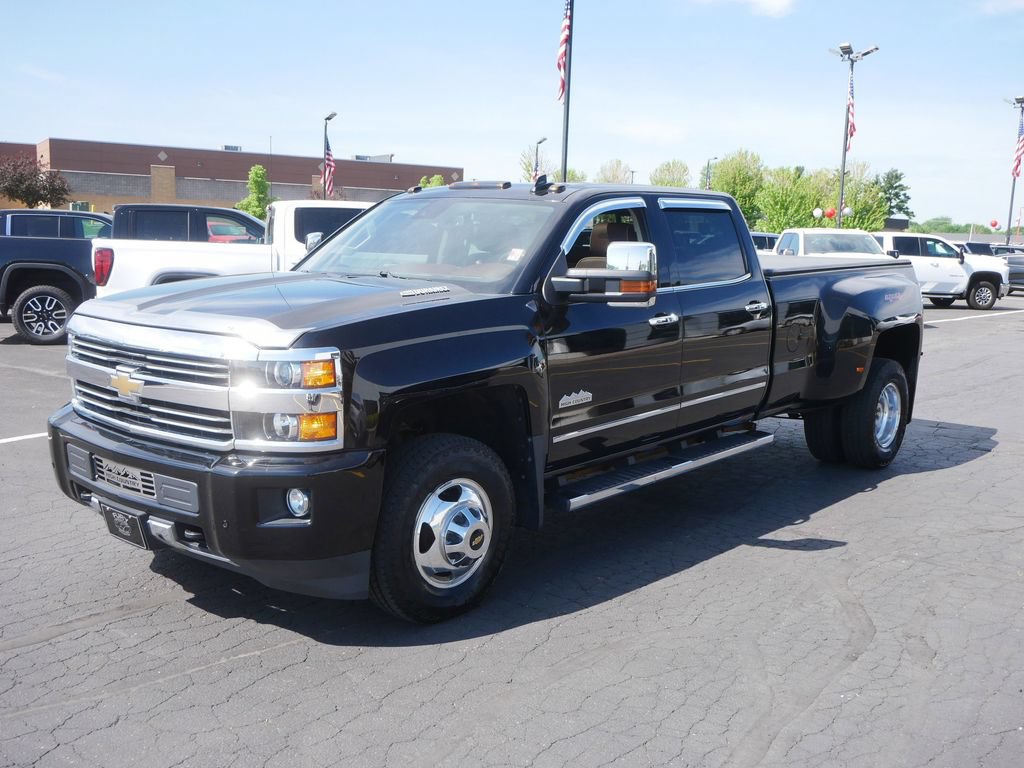 Used 2016 Chevrolet Silverado 3500 High Country w/ Duramax Plus Package AWD/4WD image 5