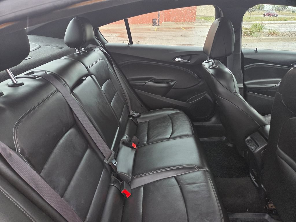 Used 2017 Chevrolet Cruze Premier FWD image 39