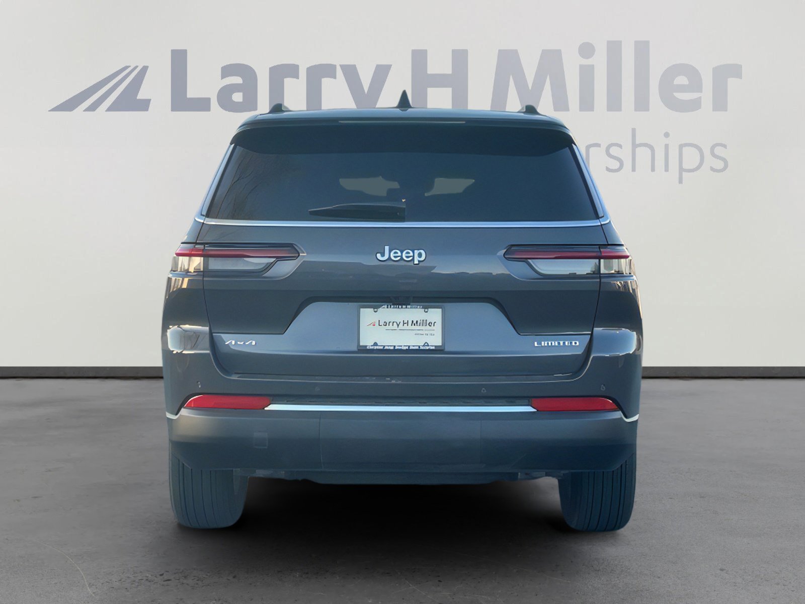 New 2025 Jeep Grand Cherokee L Limited w/ Trailer Tow Package image 5