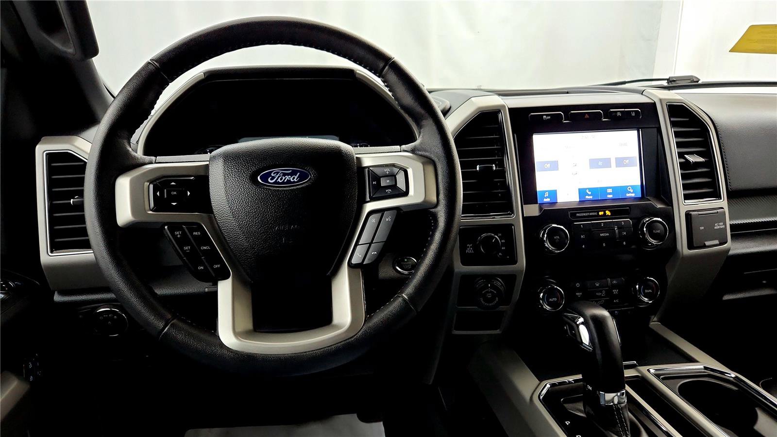 Used 2020 Ford F150 Lariat image 26