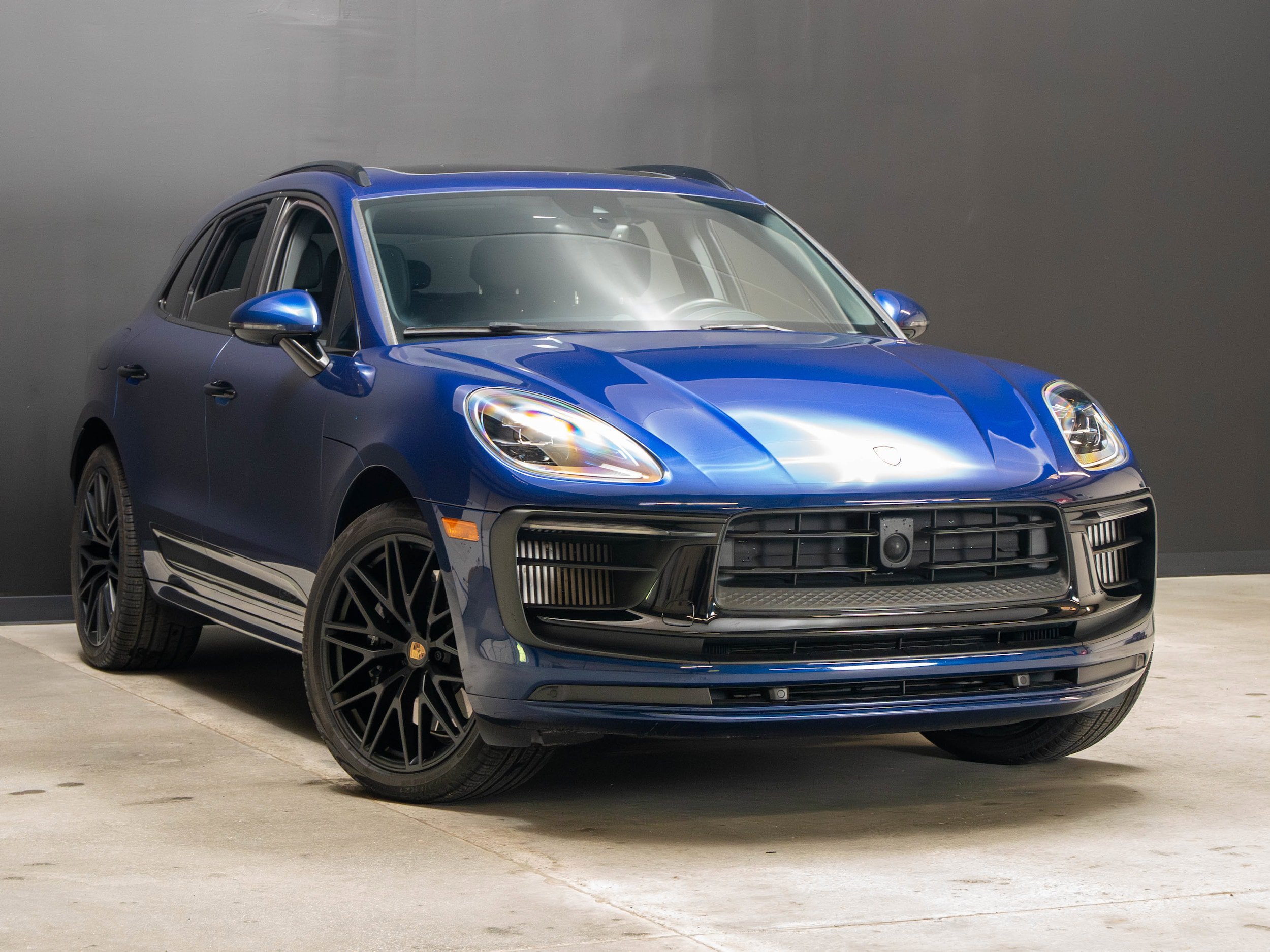 Certified 2023 Porsche Macan GTS AWD/4WD image 9