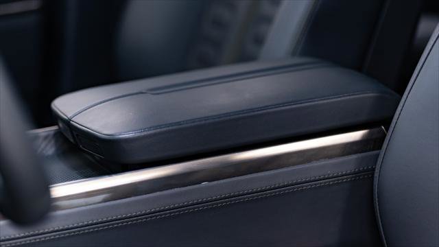 Used 2022 Rivian R1T Adventure image 33