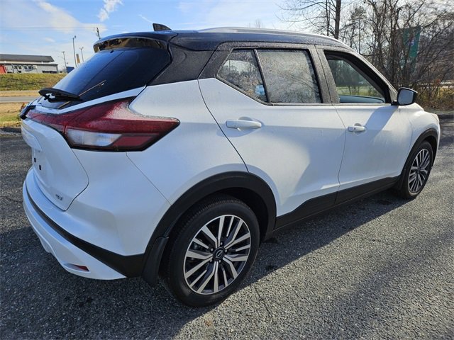 Used 2023 Nissan Kicks SV image 7