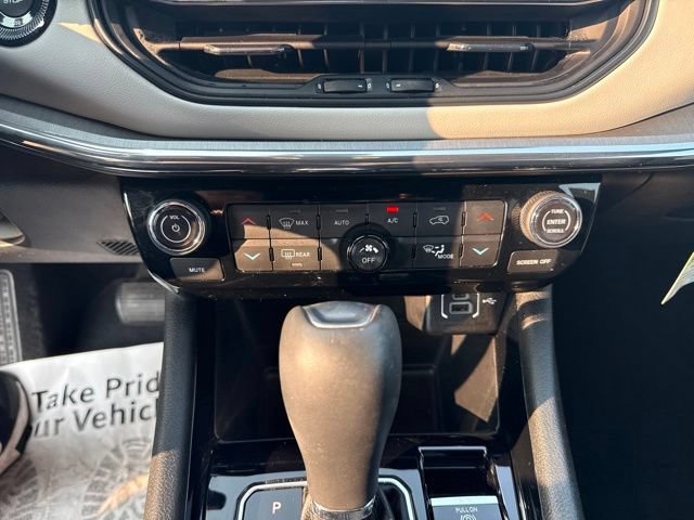 Used 2024 Jeep Compass Limited AWD/4WD image 18