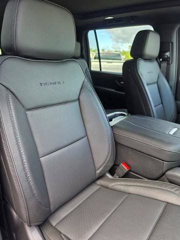 New 2026 GMC Yukon XL Denali w/ Sun & Power Step Package AWD/4WD image 23