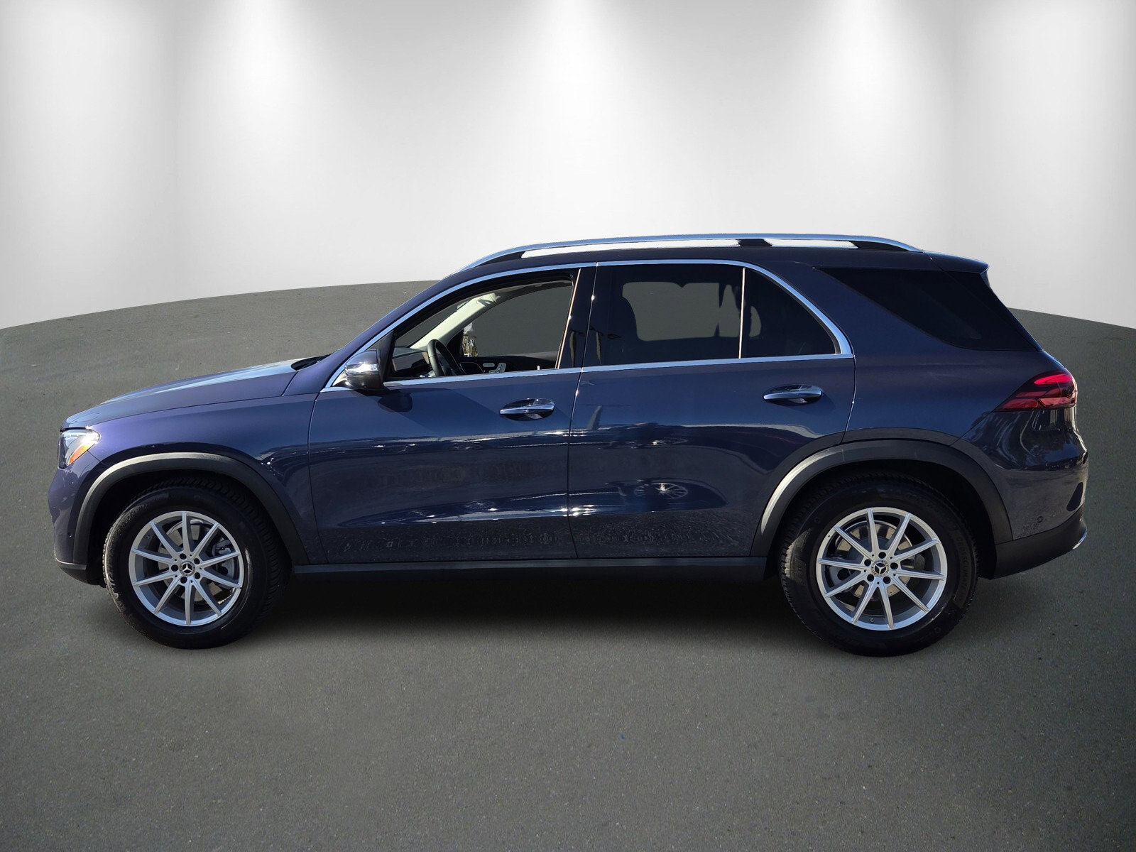 Used 2025 Mercedes-Benz GLE 350 4MATIC image 4