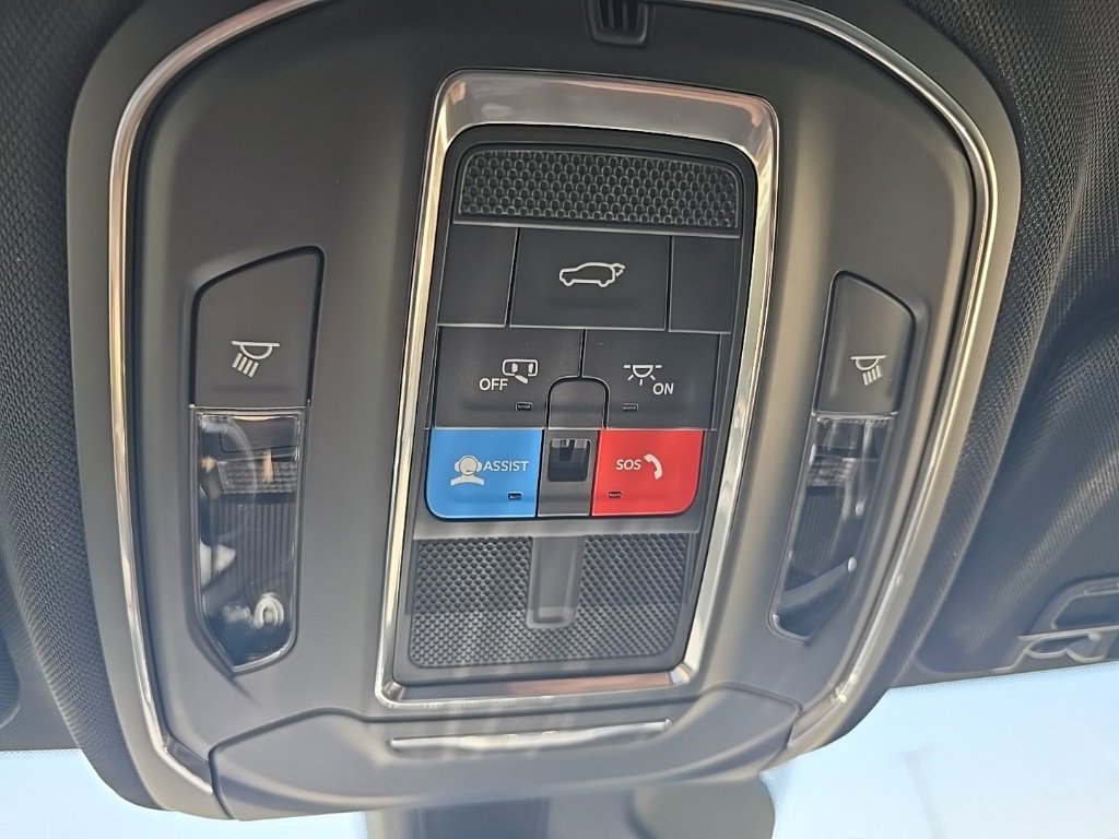 New 2025 Jeep Grand Cherokee Altitude image 43