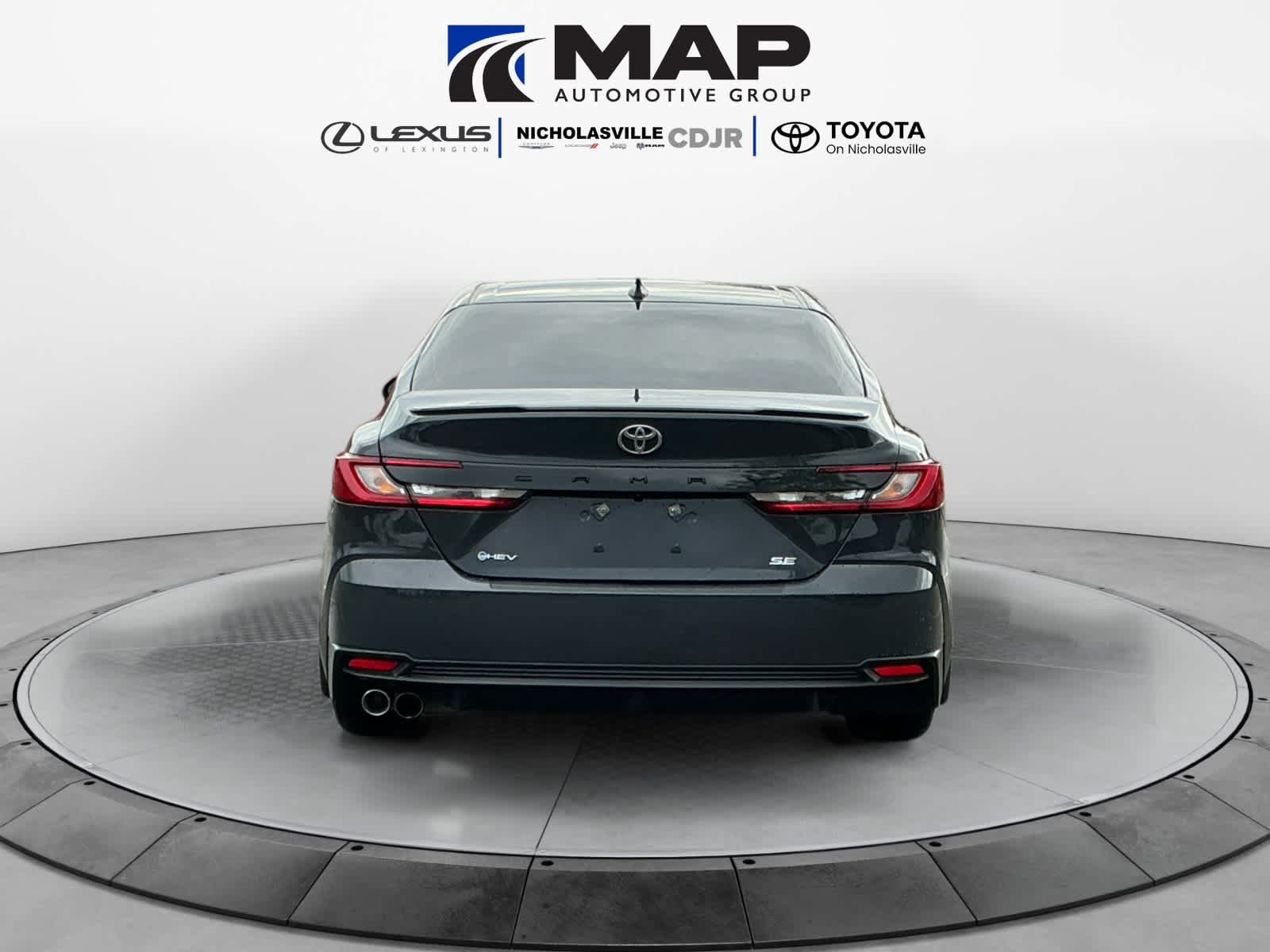 Used 2025 Toyota Camry SE FWD image 4
