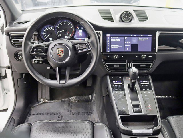 Used 2023 Porsche Macan image 14