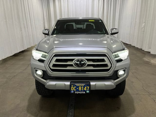 Used 2022 Toyota Tacoma Limited w/ Black Out Package (TMS) AWD/4WD image 10