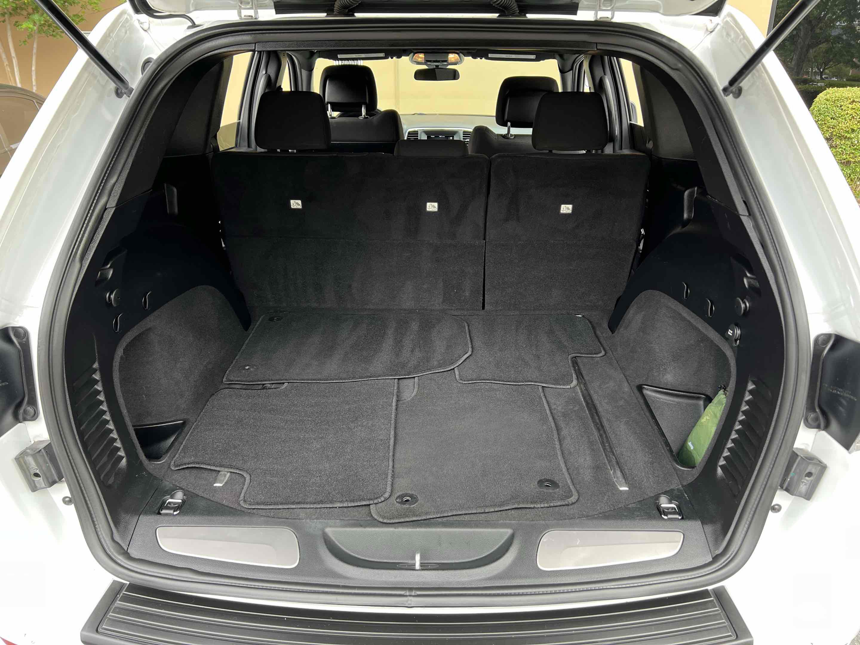 Used 2020 Jeep Grand Cherokee Laredo image 65