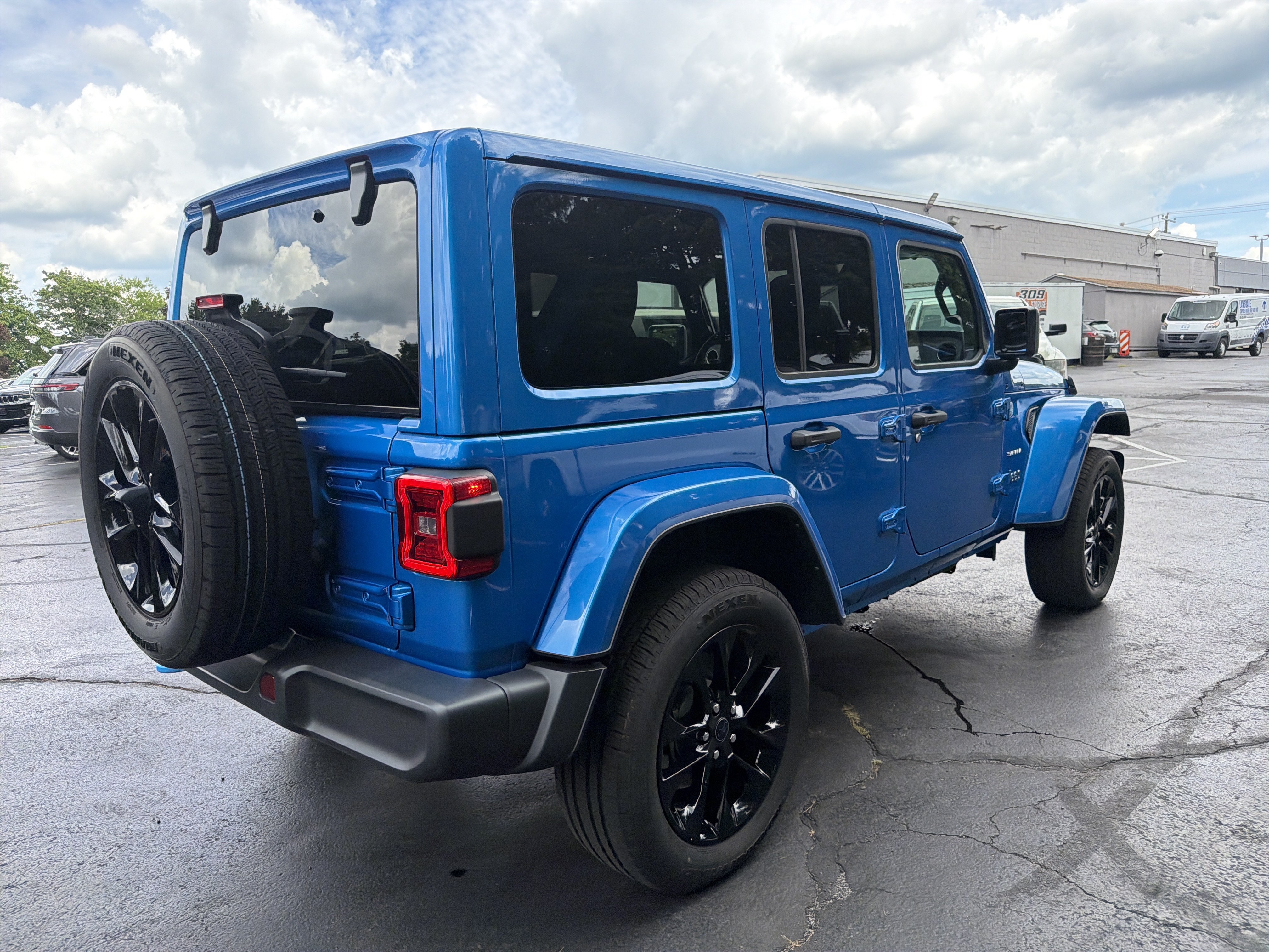 Certified 2024 Jeep Wrangler Unlimited Sahara AWD/4WD image 12